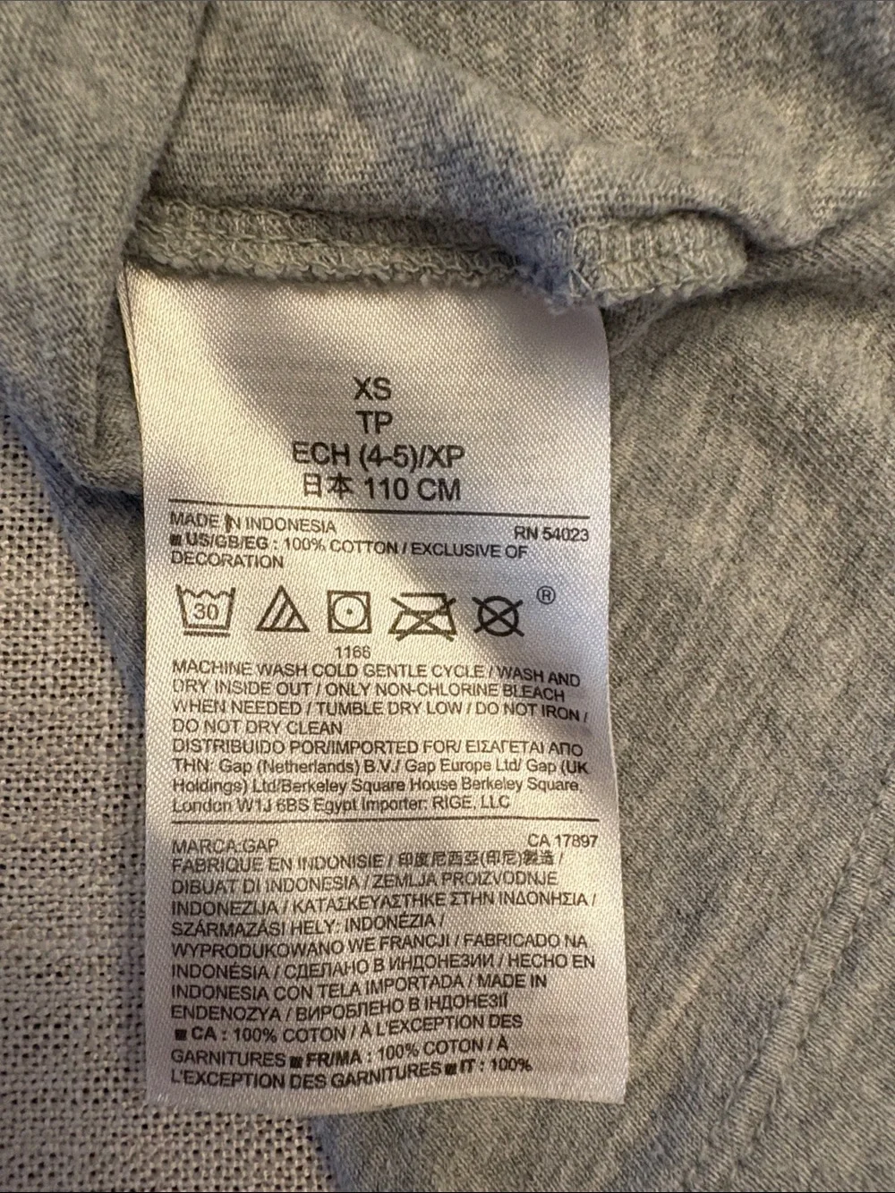GAP Gray Long-Sleeve 'The Cat’s Meow’ Top